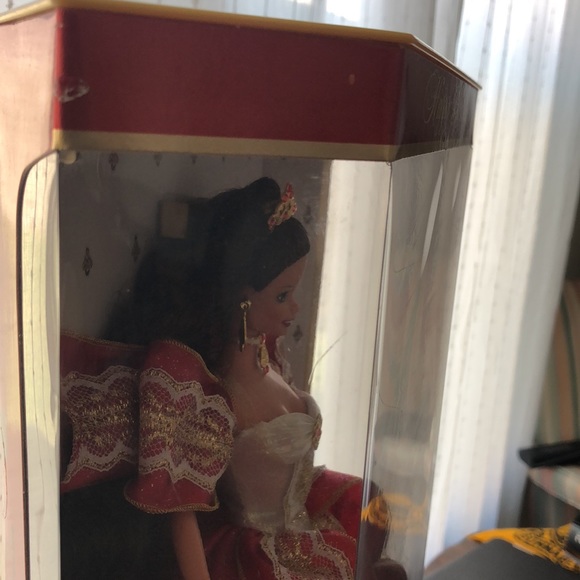 10th Anniversary Barbie Doll Happy Holidays 1997 - Picture 7 of 13